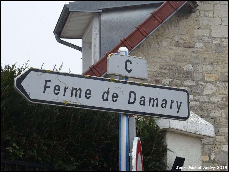 Juvincourt-et-Damary 2 02 - Jean-Michel Andry.jpg