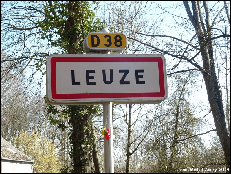 Leuze 02 - Jean-Michel Andry.jpg