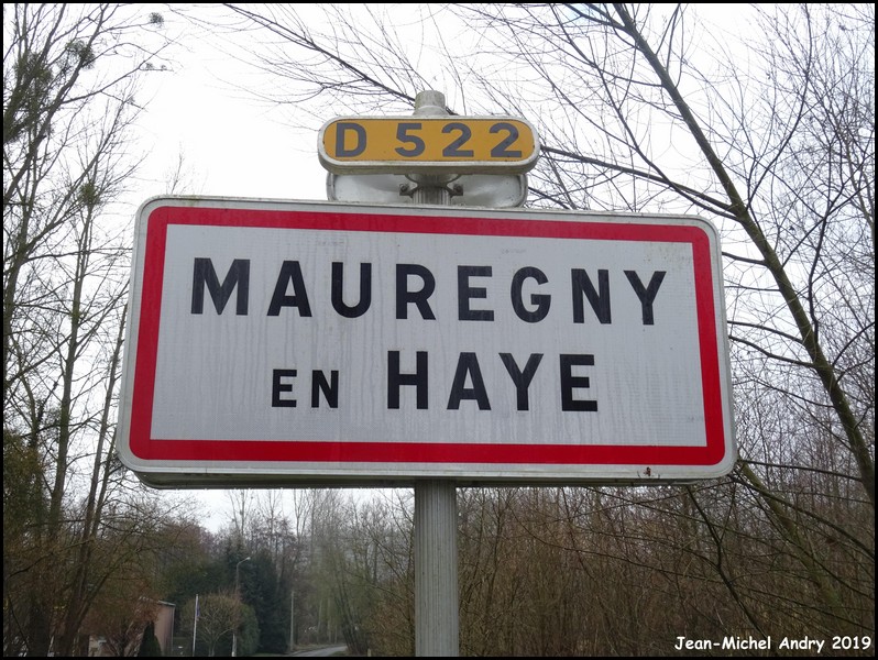 Mauregny-en-Haye 02 - Jean-Michel Andry.jpg