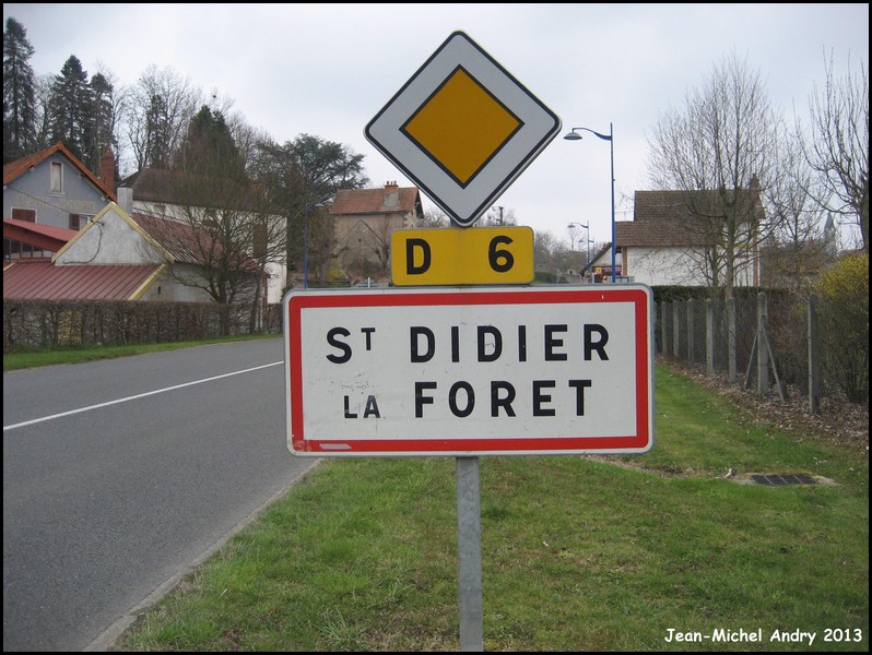 Saint-Didier-la-Foret 03 - Jean-Michel Andry.jpg