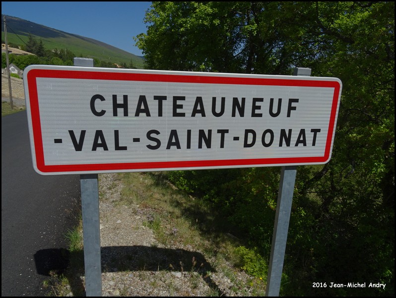 Châteauneuf-Val-Saint-Donat 04 - Jean-Michel Andry.jpg