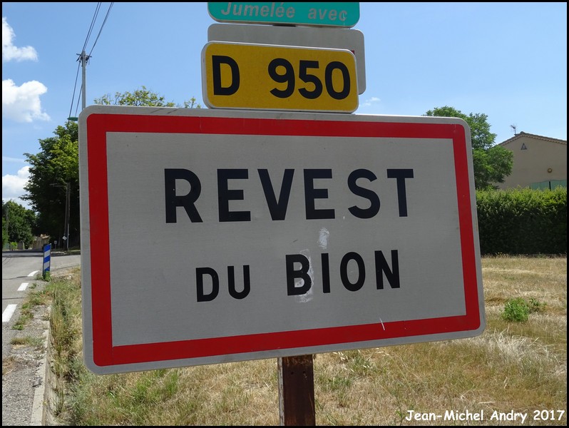 Revest-du-Bion 04 - Jean-Michel Andry.jpg