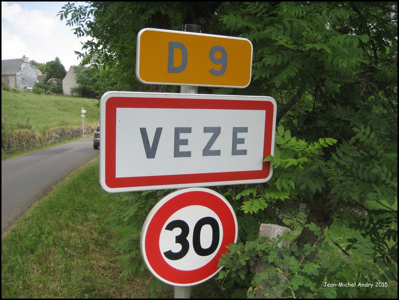 Vèze  15 - Jean-Michel Andry.jpg