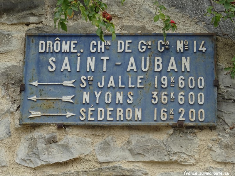 Saint-Auban-sur-l'Ouvèze.JPG