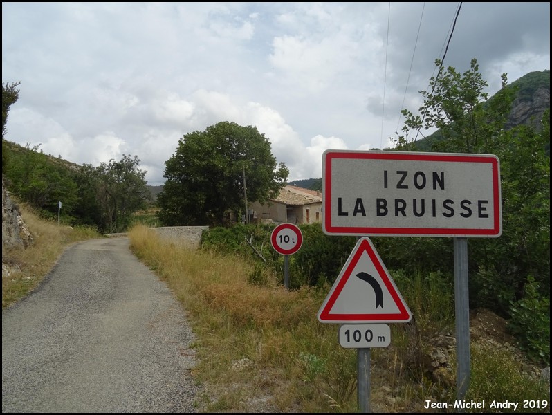 Izon-la-Bruisse 26 - Jean-Michel Andry.jpg