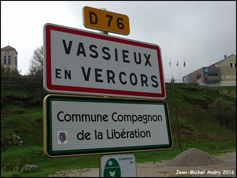 Vassieux-en-Vercors 26 - Jean-Michel Andry.jpg