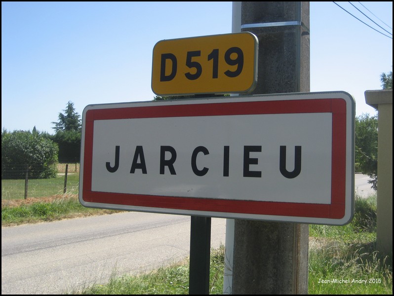 Jarcieu 38 - Jean-Michel Andry.jpg