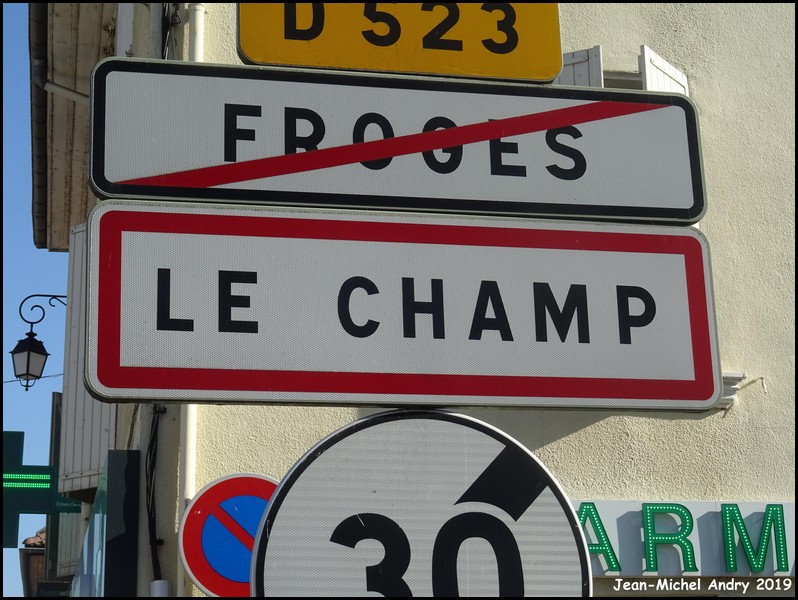 Le Champ-près-Froges 38 - Jean-Michel Andry.jpg