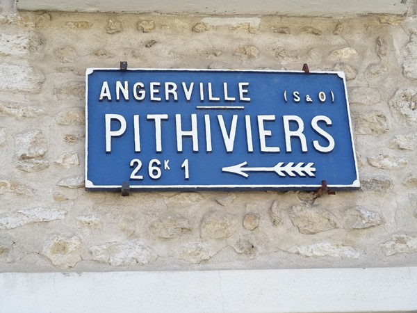 Angerville.jpg