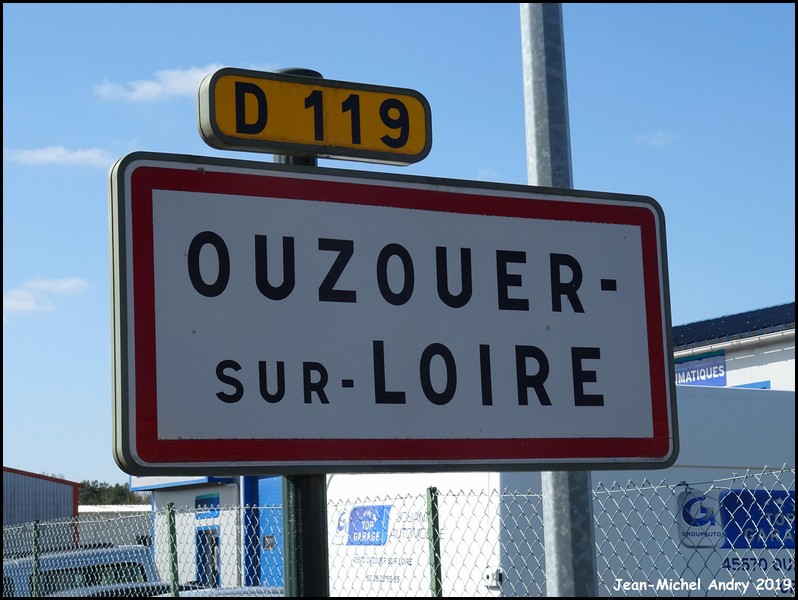 Ouzouer-sur-Loire 45 - Jean-Michel Andry.jpg