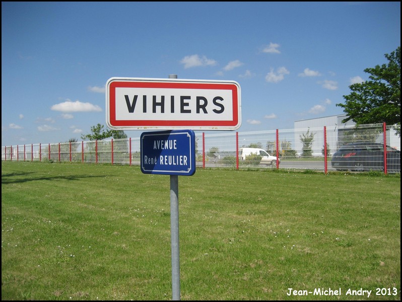 60 Vihiers 49 - Jean-Michel Andry.jpg