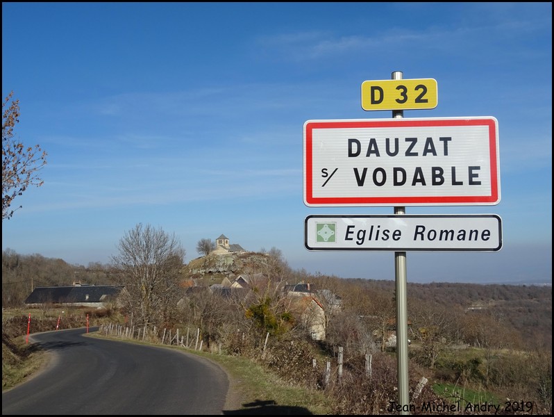 Dauzat-sur-Vodable 63 - Jean-Michel Andry.jpg