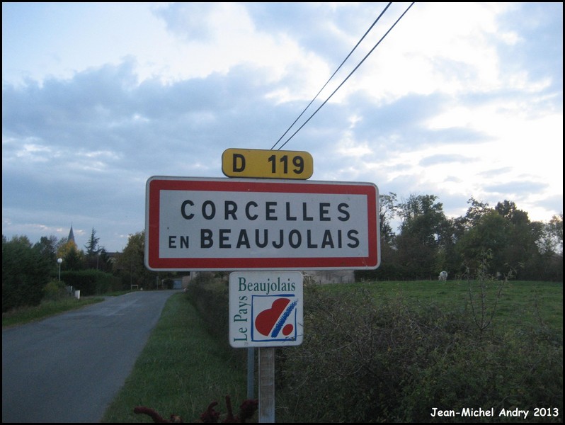 Corcelles-en-Beaujolais 69 - Jean-Michel Andry.jpg