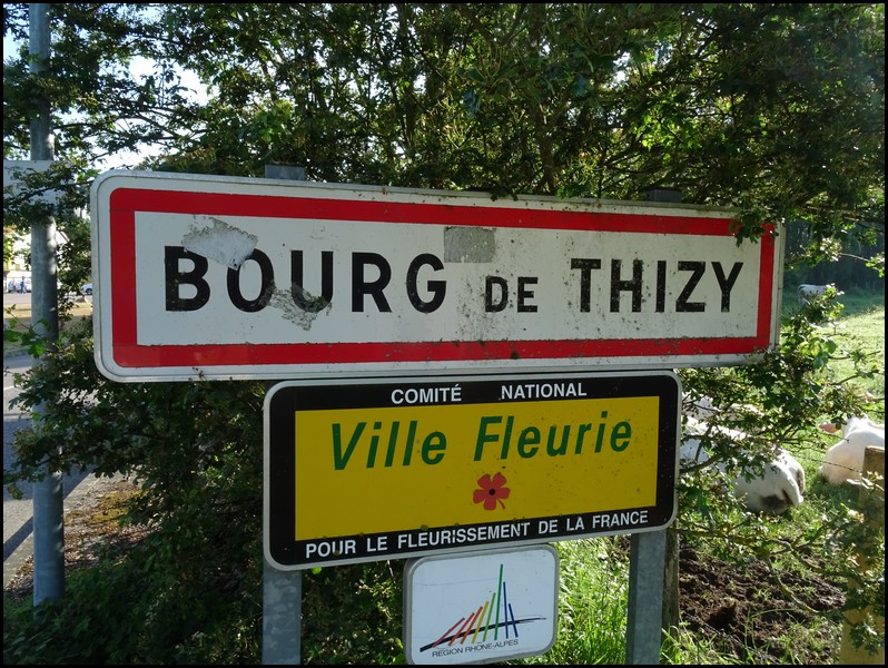 11Bourg-de-Thizy 69 - Jean-Michel Andry.jpg