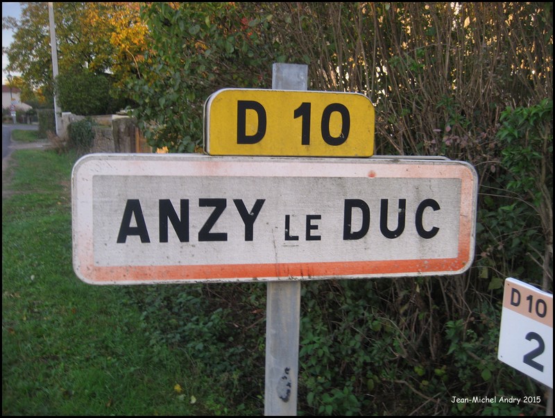 Anzy-le-Duc 71 - Jean-Michel Andry.jpg