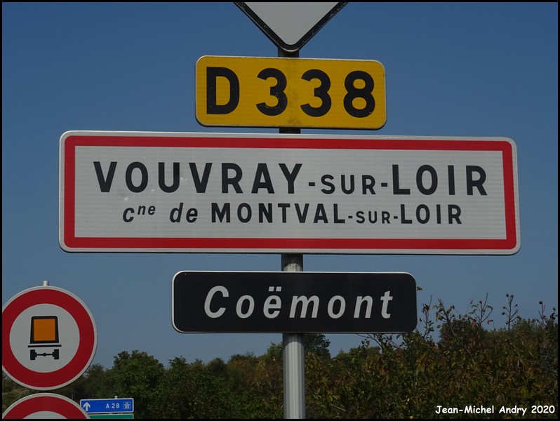 Vouvray-sur-Loir 72 - Jean-Michel Andry.jpg