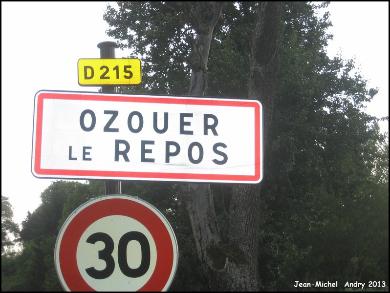 Aubepierre-Ozouer-le-Repos 2  77 - Jean-Michel Andry.jpg