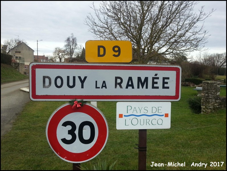 Douy-la-Ramée 77 - Jean-Michel Andry.jpg