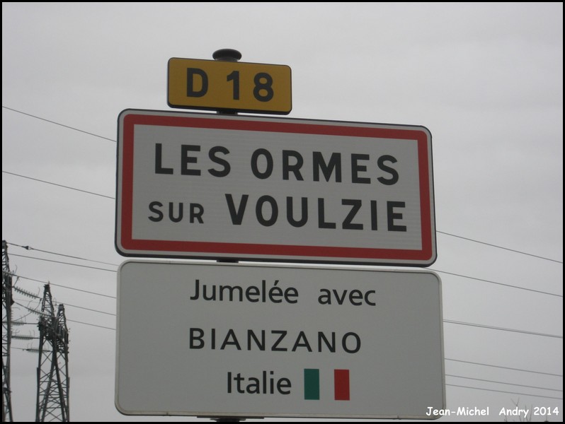 Les Ormes-sur-Voulzie 77 - Jean-Michel Andry.jpg