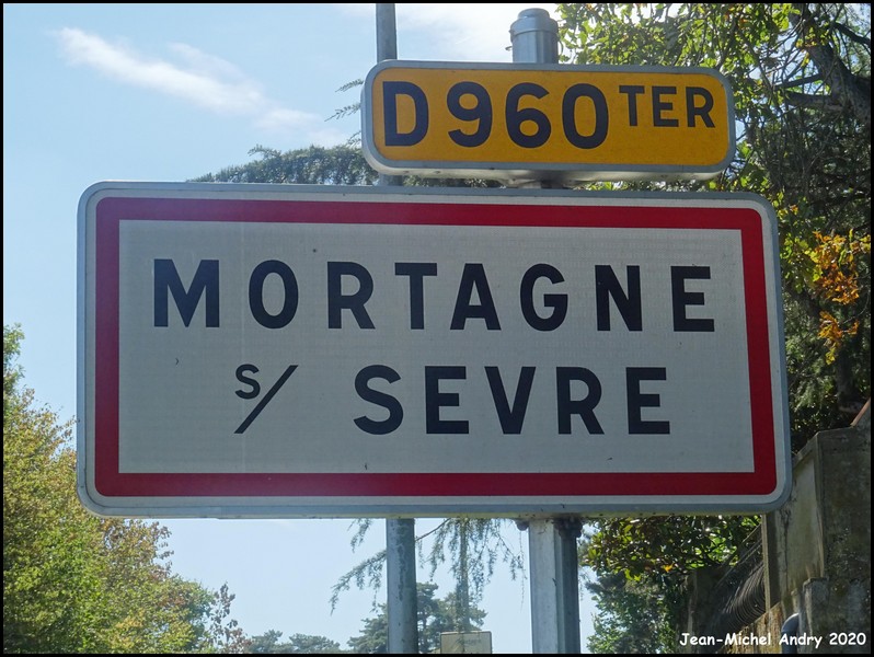 Mortagne-sur-Sèvre 85 - Jean-Michel Andry.jpg