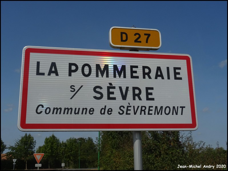 La Pommeraie-sur-Sèvre 85 - Jean-Michel Andry.jpg