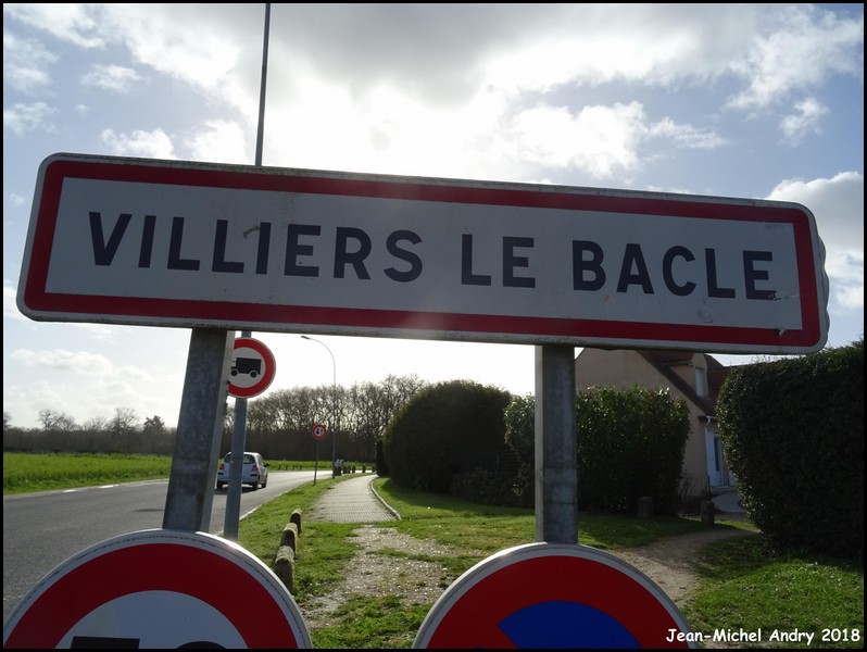 Villiers-le-Bâcle 91 - Jean-Michel Andry.jpg