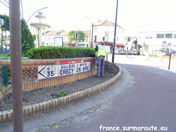 Plaque Champigny-sur-Marne RN 303 .JPG