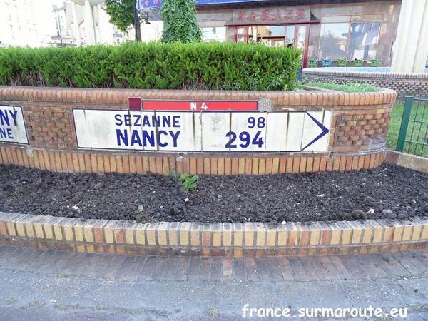 Plaque Champigny-sur-Marne RN4.JPG