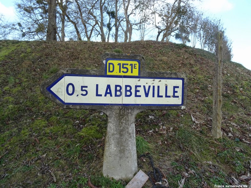 Labbeville 1.JPG